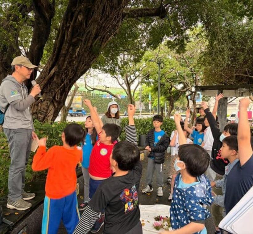 於青年公園舉辦的「尋花／拾花」活動，為這個下午增添不少歡樂