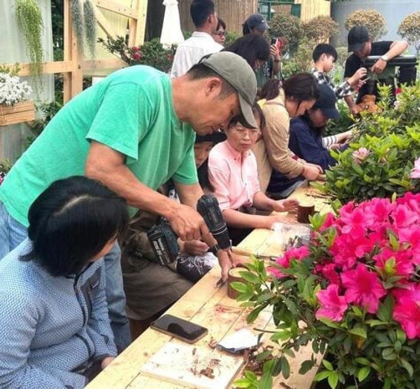 拾花號手作堂 —— 現場教學製作個人化原木小盆栽，帶走屬於自己的一小片綠意。