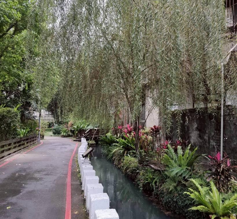 宛若清代水圳的仍在使用時的一隅畫面，仍保留在如今的時空當中。歡迎來到這歷史的場域，一同認識臺北發展的過去