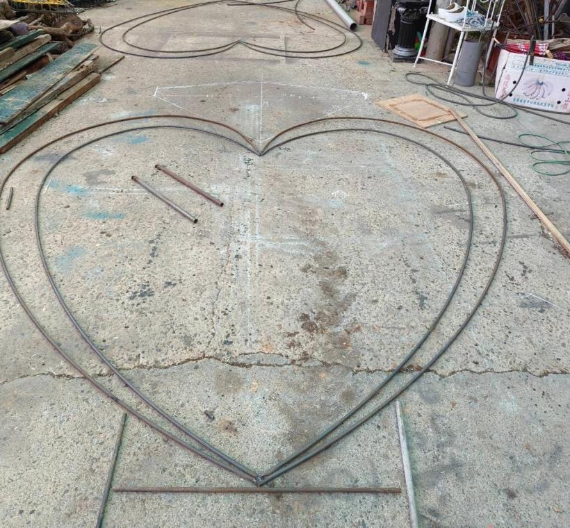 立體輪廓逐漸成形。