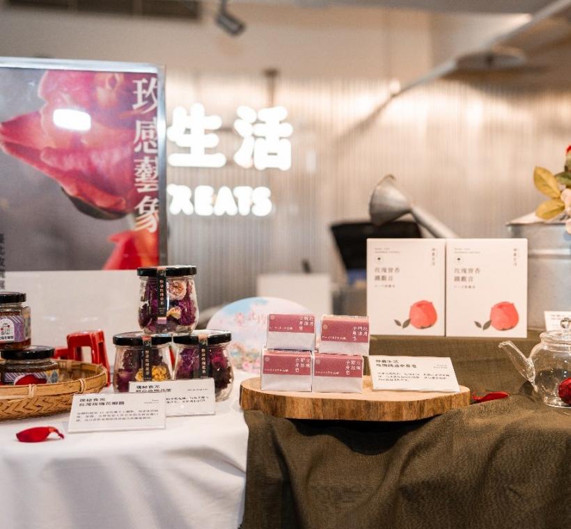 花博MAJI市集的神農生活販售多樣化玫瑰產品